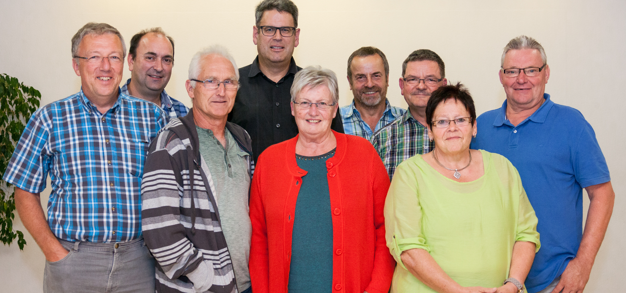v.l.n.r.: Willy Junger, Alexander Walter, Hans Jürgen Schadewald, Bernd Kemmler, Doris Jaissle, Roland Luz, Albrecht Knecht, Käthe Schucker, Günter Letz (Foto: Angela Hammer)
